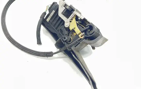 Mercedes-Benz ML W163 Front door lock A1637203135