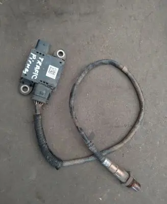 Renault Trafic III (X82) Lambda probe sensor 1277023365