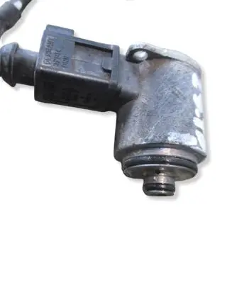 Audi A4 S4 B7 8E 8H Hydraulic servotronic pressure valve 