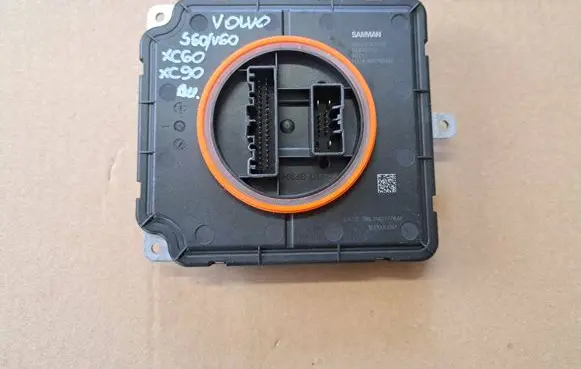 Volvo XC60 LED ballast control module 8888254338E 50843942