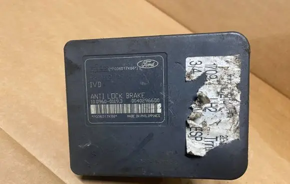 Ford Focus ABS Pump 10096001193 00402966D0 3M512C405HB