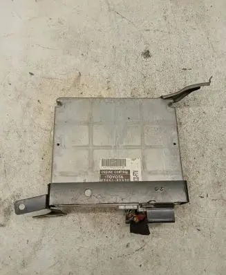 Toyota Avensis T250 Engine control unit/module 8966105690 1758006326
