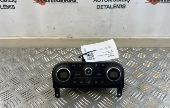 Nissan Qashqai Climate control unit 27500BR40B