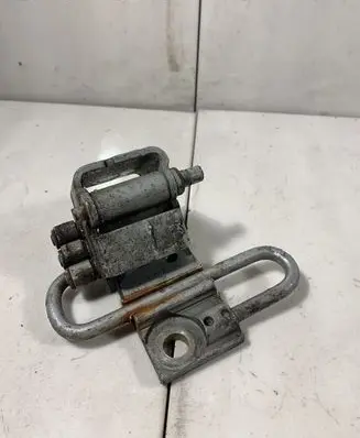 Audi A6 S6 C6 4F Front door upper hinge 8E0831412B