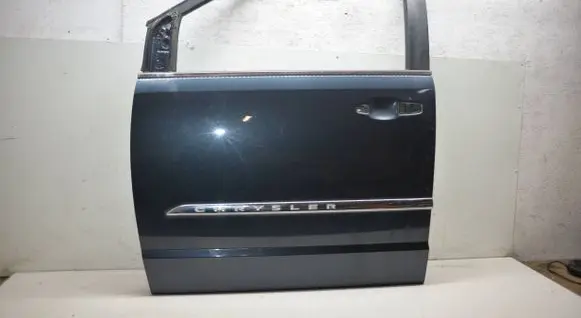 Chrysler Town u0026 Country V Front door 