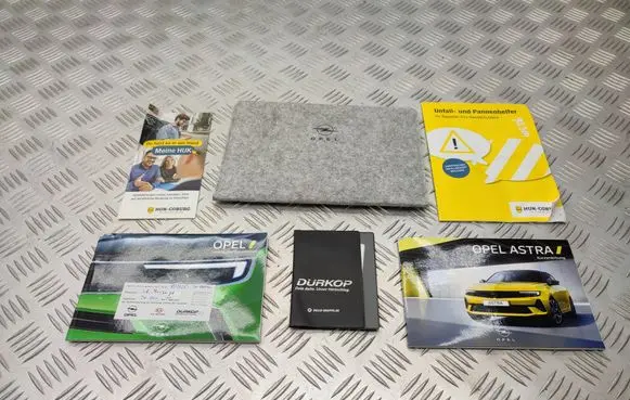 Opel Astra L Owners service history hand book 