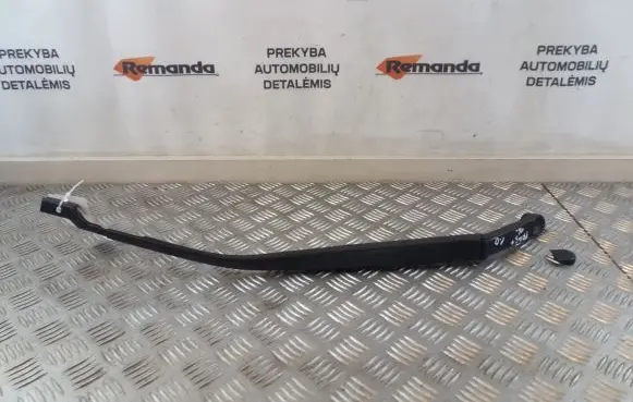 Toyota Prius (XW50) Front wiper blade arm 6292579