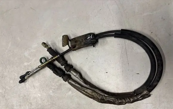 Chrysler PT Cruiser Gear shift cable linkage 04641135