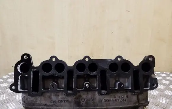 Audi A3 S3 8P Intake manifold 03G120713