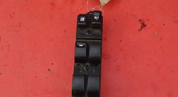 Mitsubishi Lancer VIII Electric window control switch 8608A058