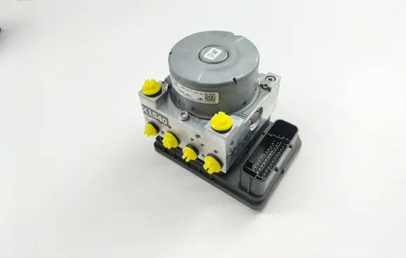BMW 3 F30 F35 F31 ABS Pump 6871109 10022006494 6871110