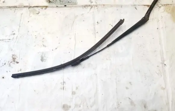Skoda Octavia Mk2 (1Z) Front wiper blade arm