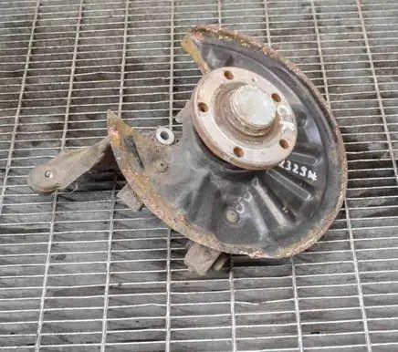 Rear wheel hub