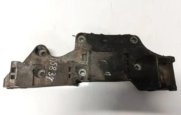 Volkswagen Polo III 6N 6N2 6NF Engine mounting bracket 045903143G