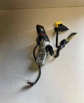Citroen C4 I Ignition lock N0502455