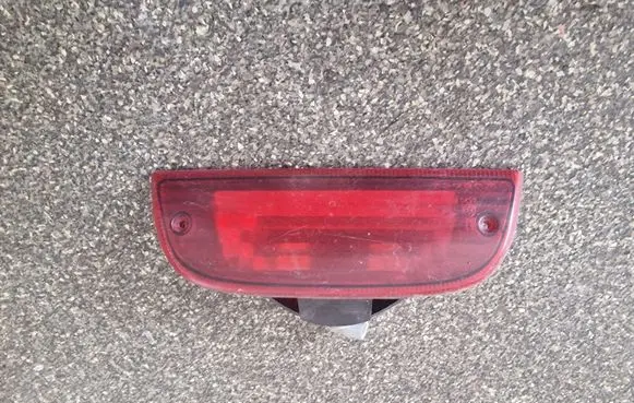 Jeep Liberty Third/center stoplight 