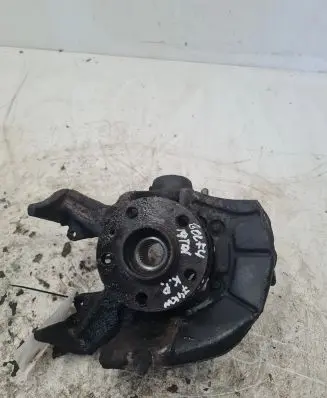 Volkswagen Golf IV Front wheel hub