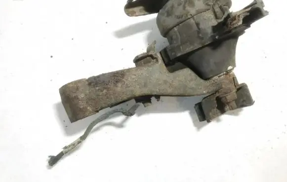 Honda Accord Engine mount bracket