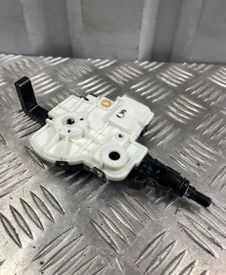 Fuel tank cap lock