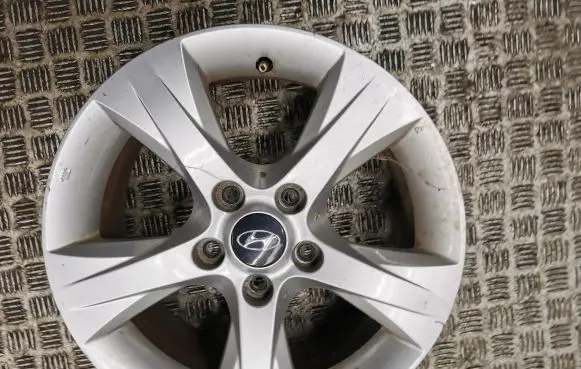 Hyundai i40 R16 alloy rim 
