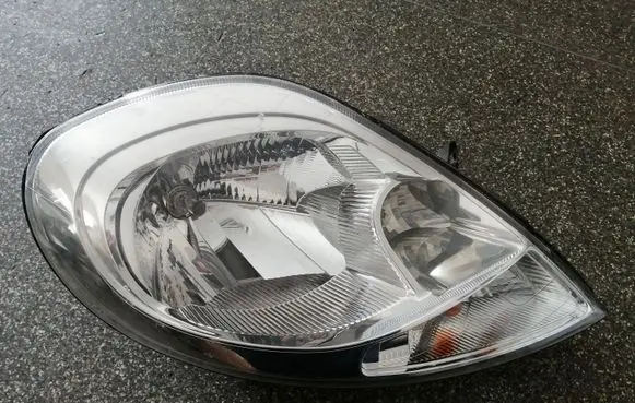 Opel Vivaro Headlight/headlamp 8200701356 93859830