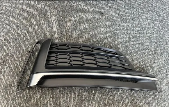 Audi A5 Front bumper lower grill 8W6807682E 8W6807682F