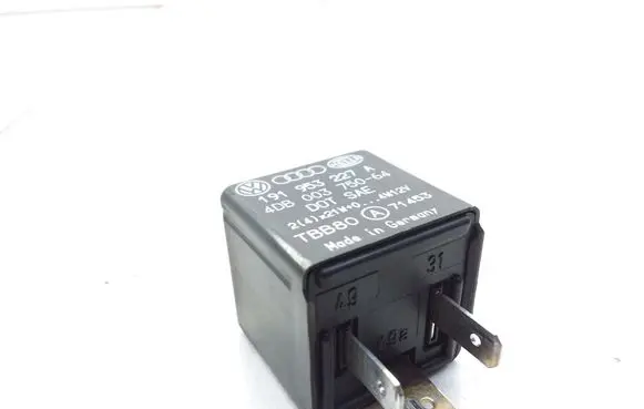 Volkswagen Golf III Other relay 191953227A 4DB00375064
