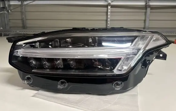 Volvo XC90 Headlight/headlamp 31656994