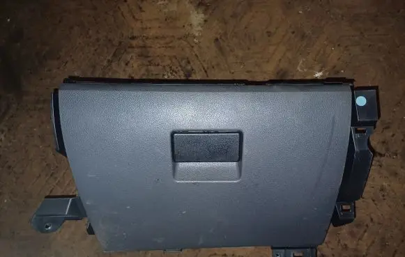 Ford Focus C-MAX Glove box