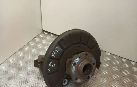 Volkswagen PASSAT B6 Front wheel hub 7305657A