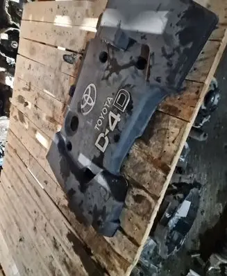 Toyota Corolla Verso E121 Engine hood trim 