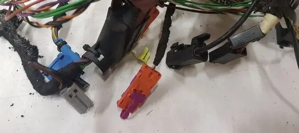 Opel Astra H Sound system wiring loom LD025 13390785