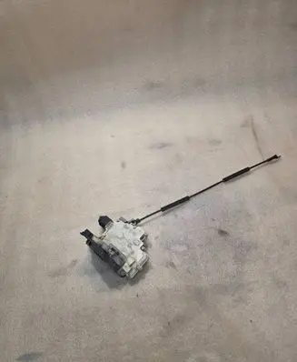 Seat Leon (1P) Rear door lock 1P0839015