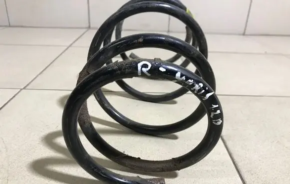 Toyota Yaris Front coil spring