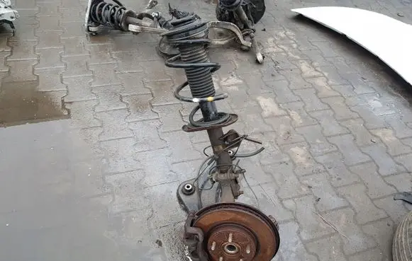 Nissan Juke I F15 Front wheel hub spindle knuckle