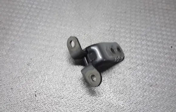 Toyota Verso Front door upper hinge