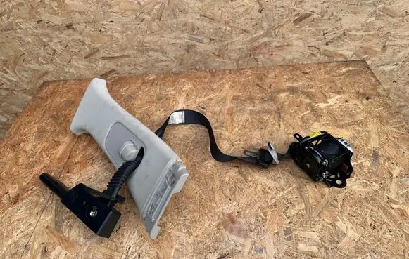 Infiniti Q50 Front seatbelt TKKAH2EG620 0642418