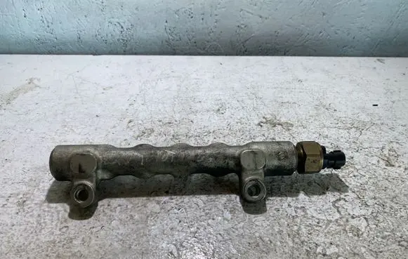 Toyota Avensis T270 Fuel main line pipe 89458-71010