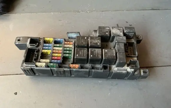 Volvo V70 Fuse box set 518323118