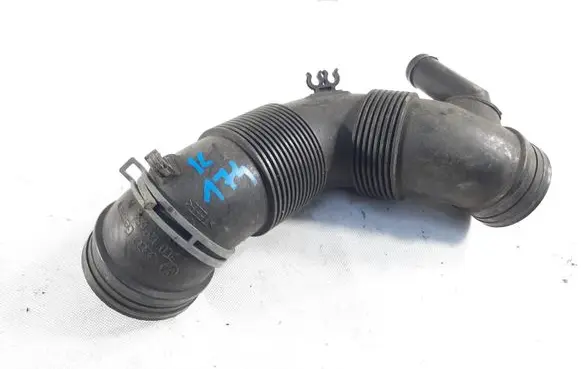 Volkswagen Golf V Air intake hose/pipe 3C0129654M