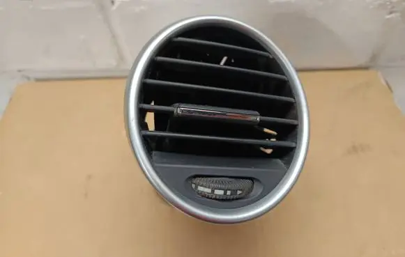 Mercedes-Benz ML W164 Dashboard side air vent grill/cover trim 