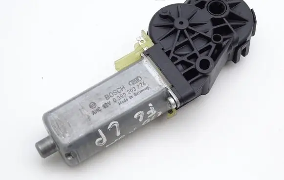 Volkswagen PASSAT B6 Seat adjustment motor 0390203224