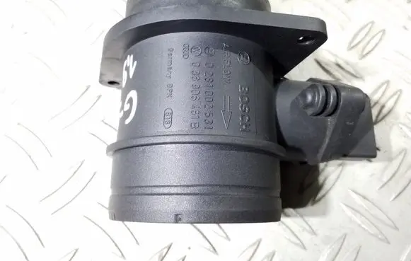 Skoda Octavia Mk2 (1Z) Mass air flow meter 0281002531 038906461B