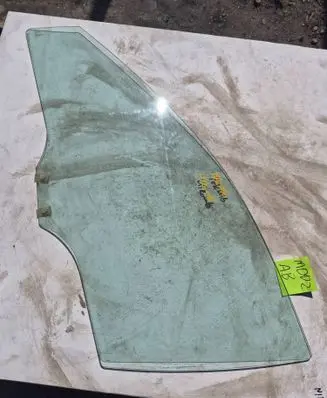 Mazda 6 Front door window glass four-door 235454
