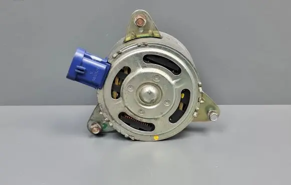 Dacia Sandero II Electric radiator cooling fan 5YY0584 5000991