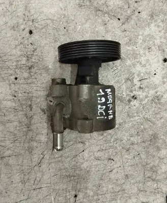Renault Megane I Power steering pump 7700415198 26058572 7700417308