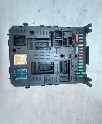 Citroen C5 Fuse module 28119759