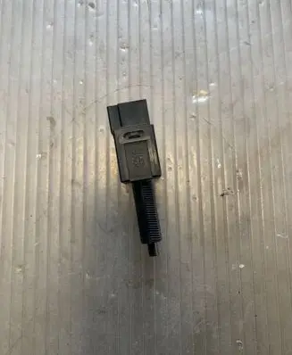 Nissan X-Trail T31 Brake pedal sensor switch 