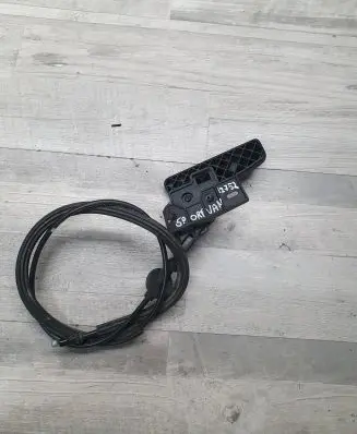 Volkswagen Golf Sportsvan Engine bonnet/hood lock release cable 51C823535A