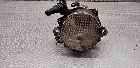 Opel Corsa D Vacuum pump 55193232 72902403